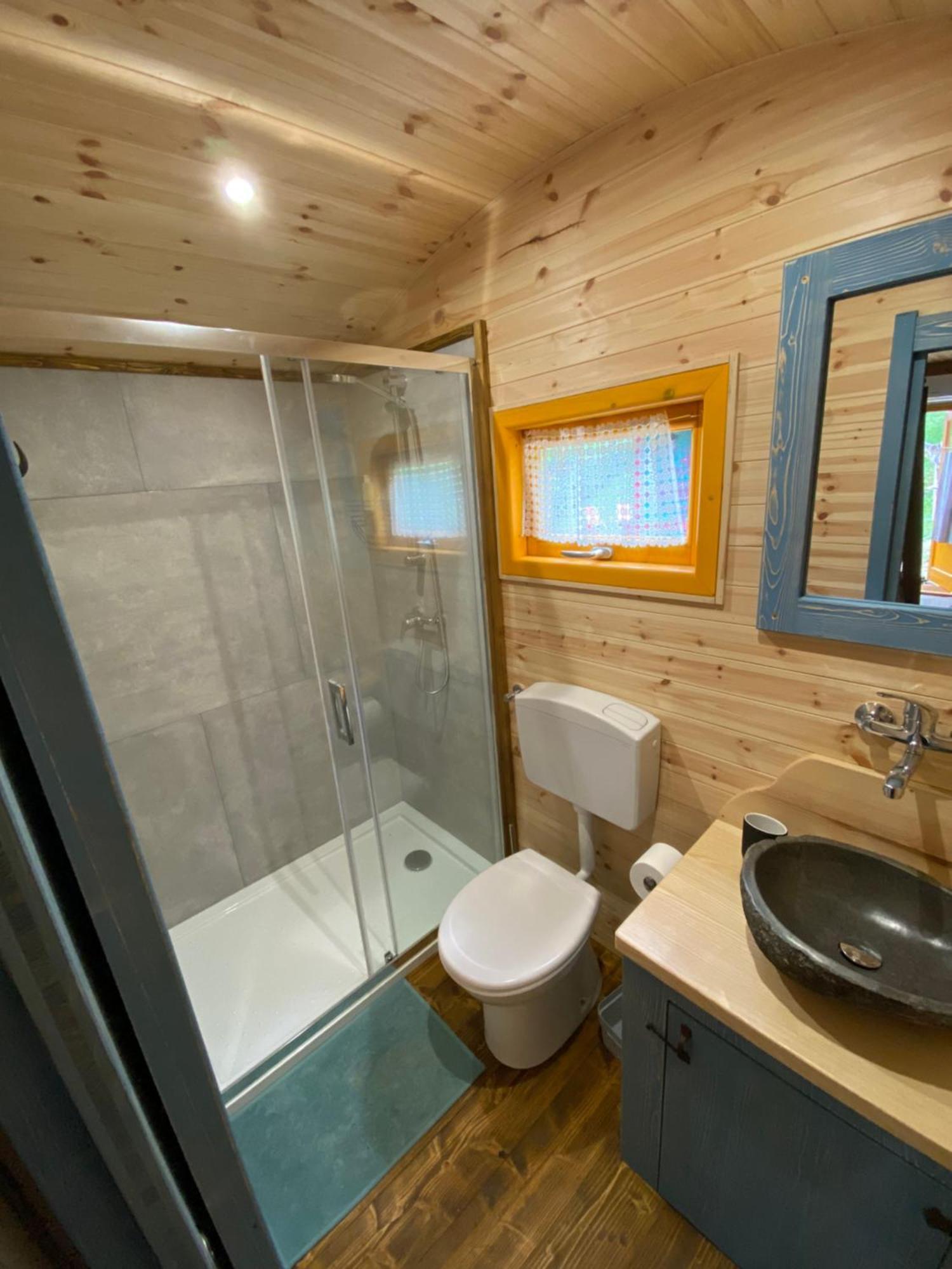 Agriturismo La Rovere - I Carrozzoni Gitani Cossano Belbo Kültér fotó
