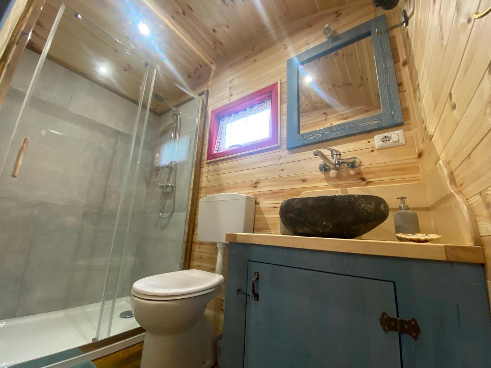 Agriturismo La Rovere - I Carrozzoni Gitani Cossano Belbo Kültér fotó